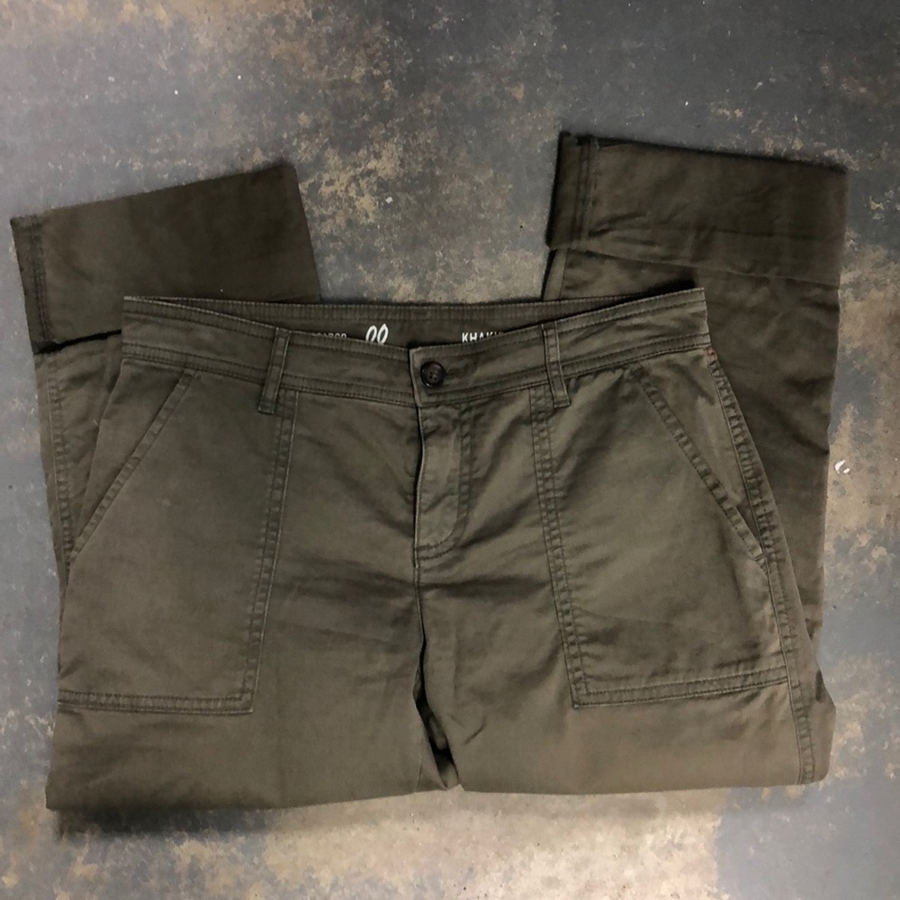Juniors Gap Bottoms———Bin-E-21